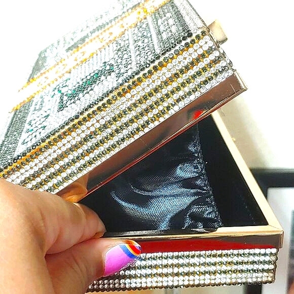 Bling Rhinestone Money Clutch/Purse (w/ Detachable Chain Strap) - Picture 7 of 14